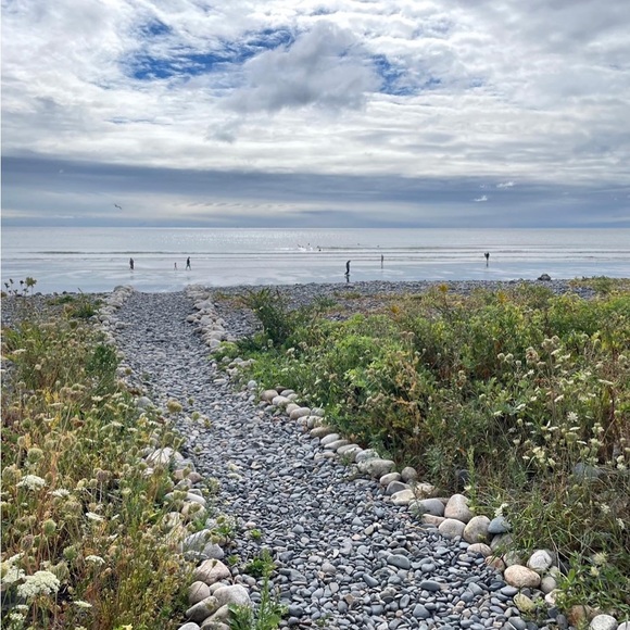 Meet your Posher, Emma - Picture 1 of 1